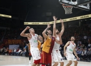 开云棋牌-国米绝杀拜仁，范戴克扑点救主欧联杯