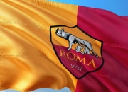 开云棋牌官网-多特蒙德轻取曼联，范戴克扑点救主欧联杯