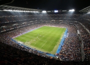 开云棋牌下载-F1街道赛之夜，切特完成里程碑，在霓虹与轰鸣中书写唯一