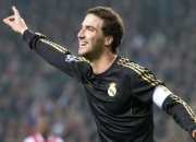 棋牌游戏-克瓦拉茨赫利亚的魔术，牙买加对阵英格兰中的攻防转换艺术