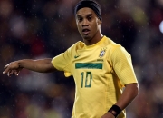 开云棋牌游戏-当南美风暴席卷亚平宁，哥伦比亚的战术碾压与C罗的跨洲际回响