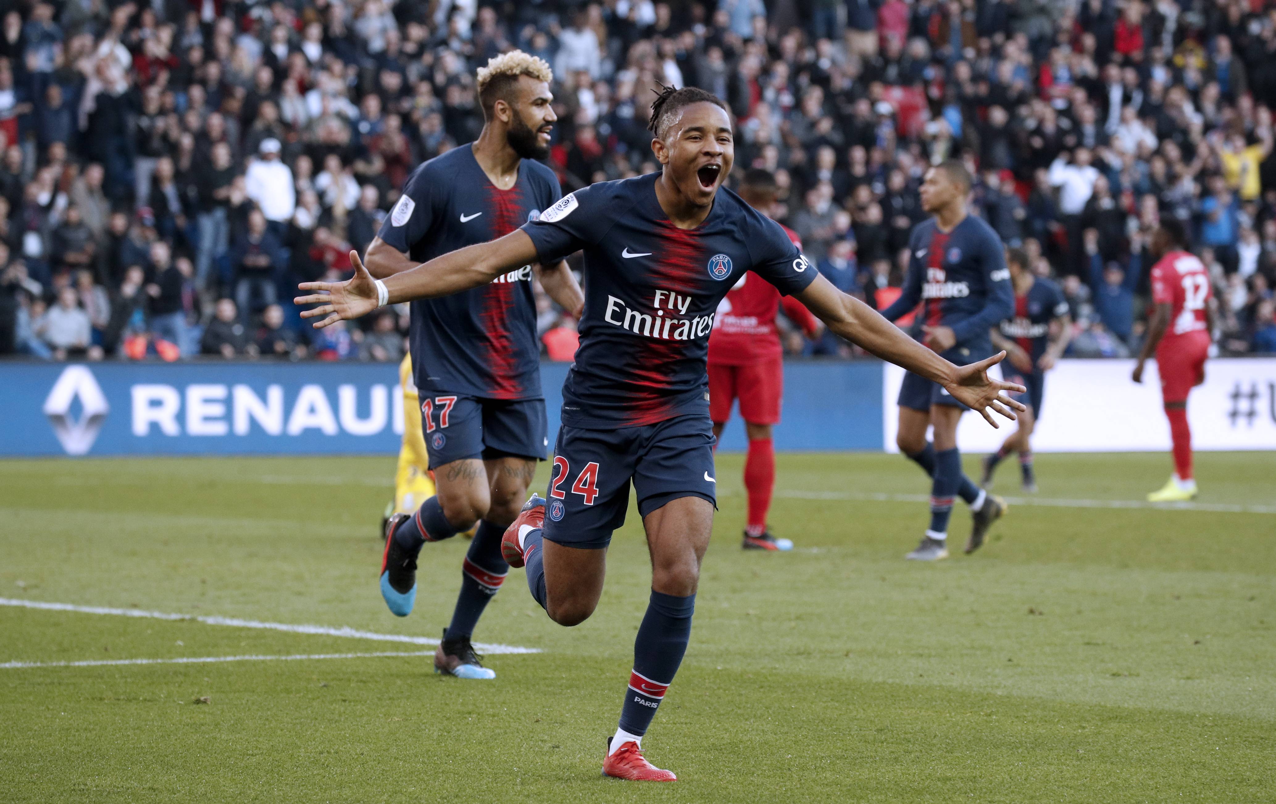 巴黎圣日耳曼全力备战,迎战强敌出击 巴黎圣日耳曼全力备战,迎战强敌出击